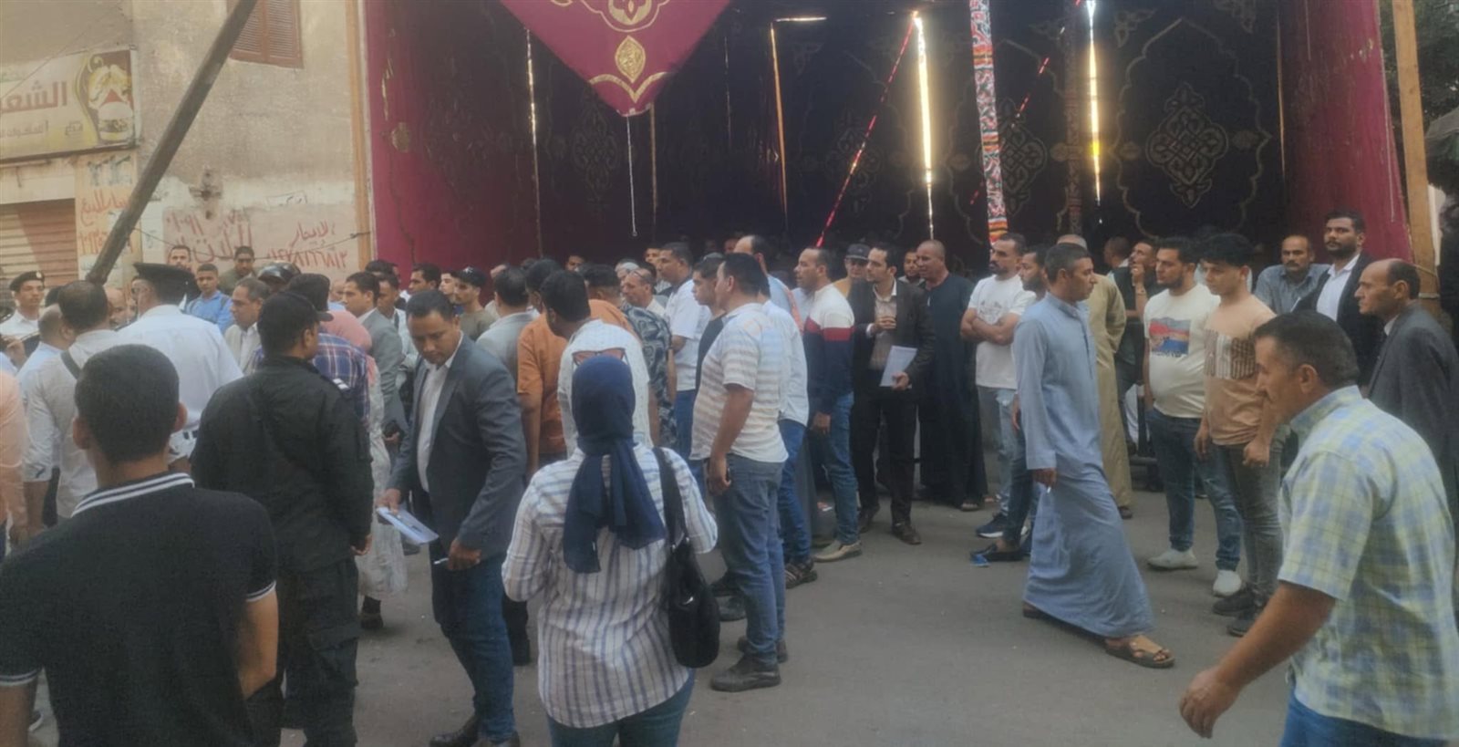 احتشاد راغبي الترشح في انتخابات مجلس النواب 2025 أمام المحاكم (صور)