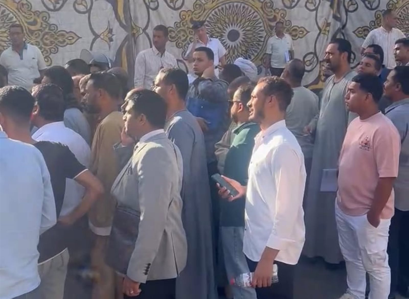 احتشاد راغبي الترشح في انتخابات مجلس النواب 2025 أمام المحاكم (صور)