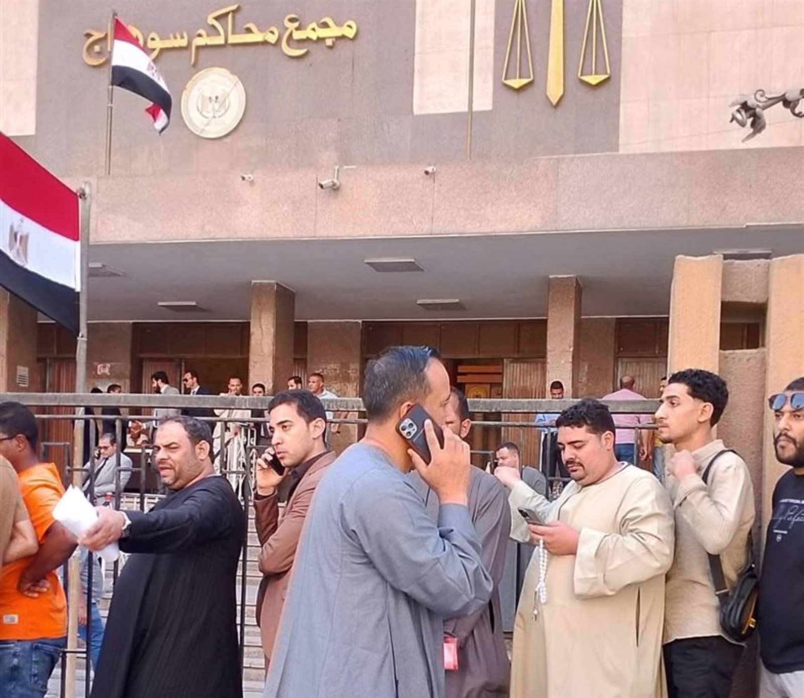 احتشاد راغبي الترشح في انتخابات مجلس النواب 2025 أمام المحاكم (صور)