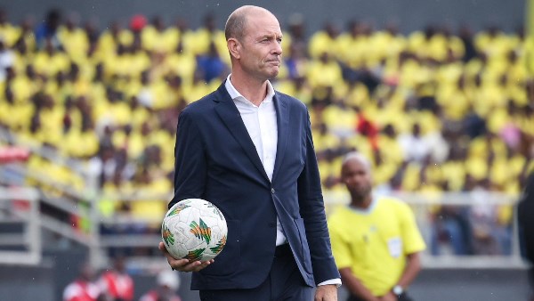 3 أسماء مرشحة للرحيل.. قرار جديد من توروب بشأن ملف الأجانب في الأهلي 3 أسماء مرشحة للرحيل.. قرار جديد من توروب بشأن ملف الأجانب في الأهلي