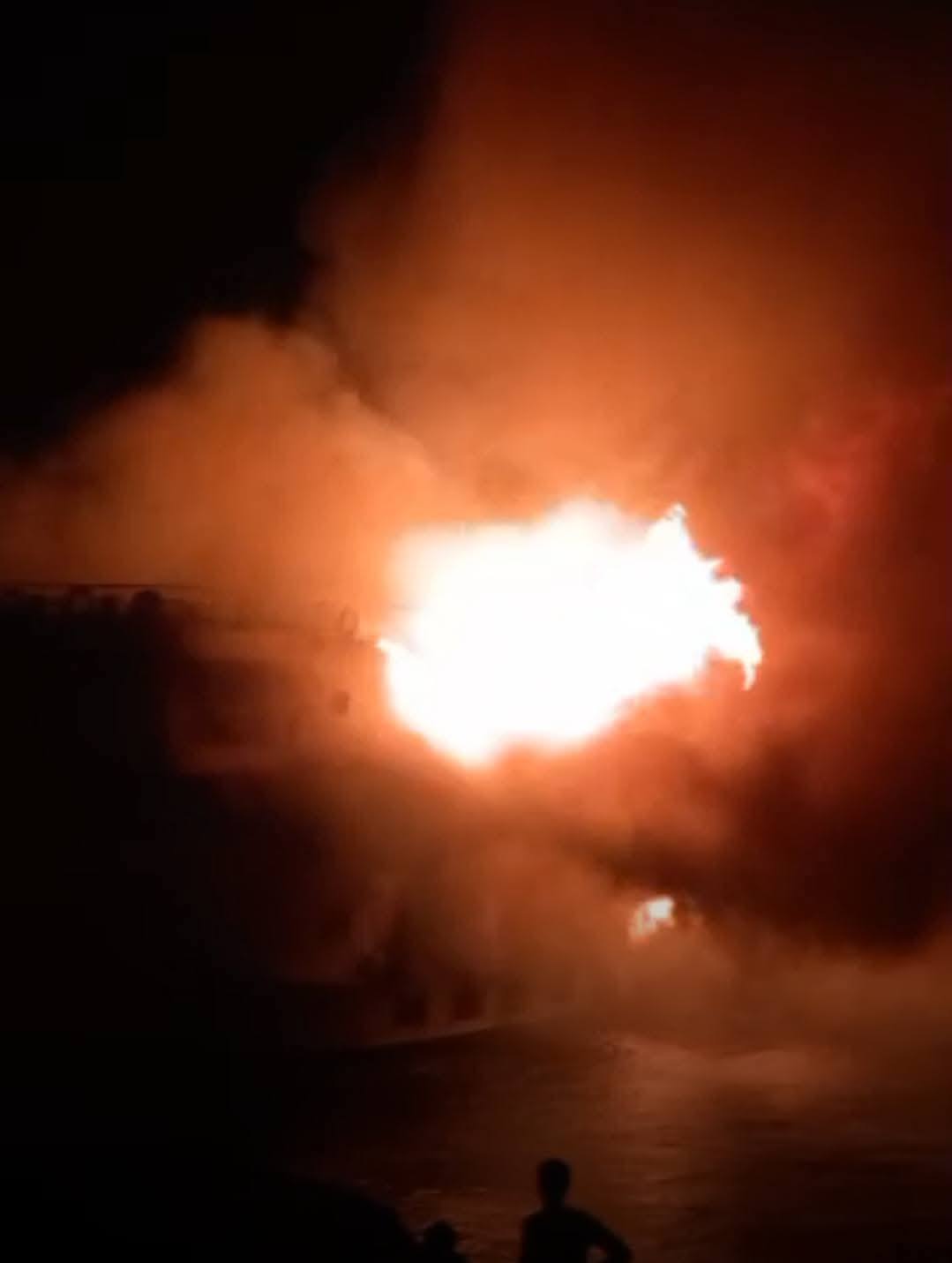 عاجل 3 مصابين وإجلاء 220 حصيلة حريق باخرة سياحية في الأقصر (صور) عاجل 3 مصابين وإجلاء 220 حصيلة حريق باخرة سياحية في الأقصر (صور)