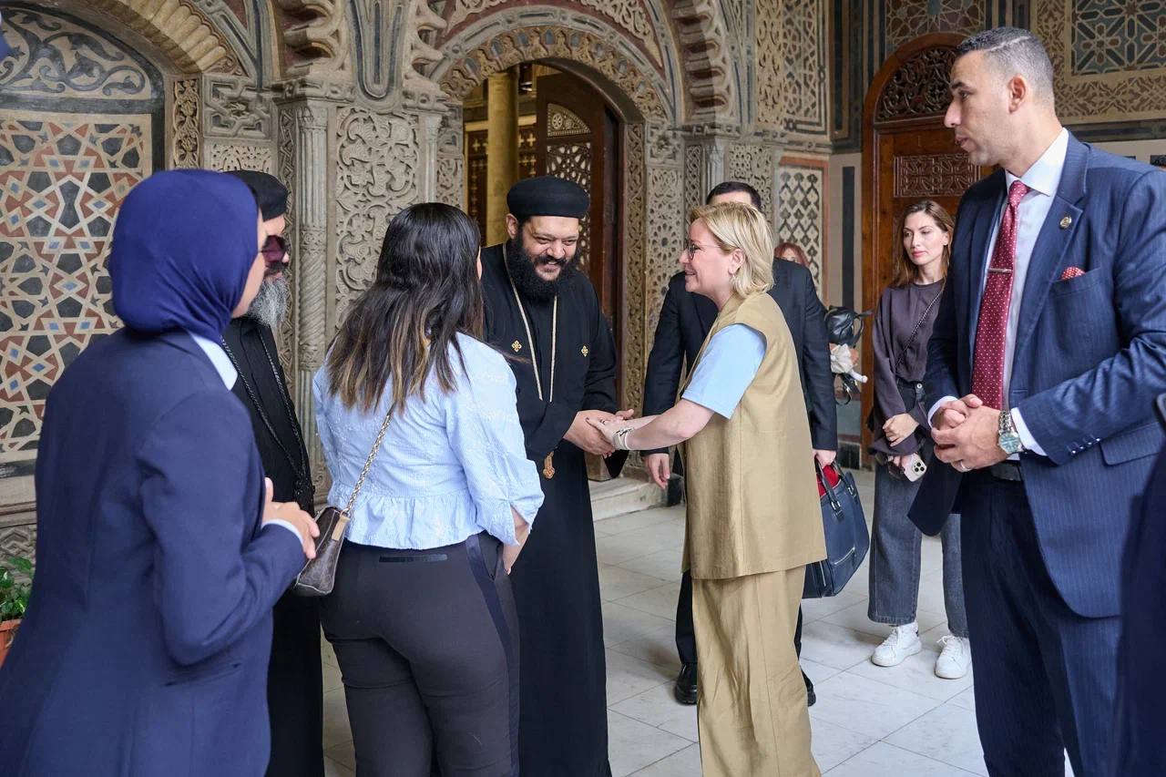 وزيرة الثقافة الروسية تزور المتحف القومي للحضارة والكنيسة المعلقة بحي الفسطاط (صور)