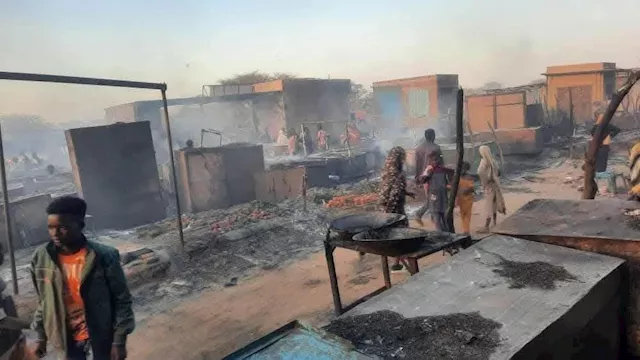 صور وفيديو معارك طاحنة وإعدامات ونهب وسرقة.. ماذا يحدث في مدينة الفاشر بالسودان؟