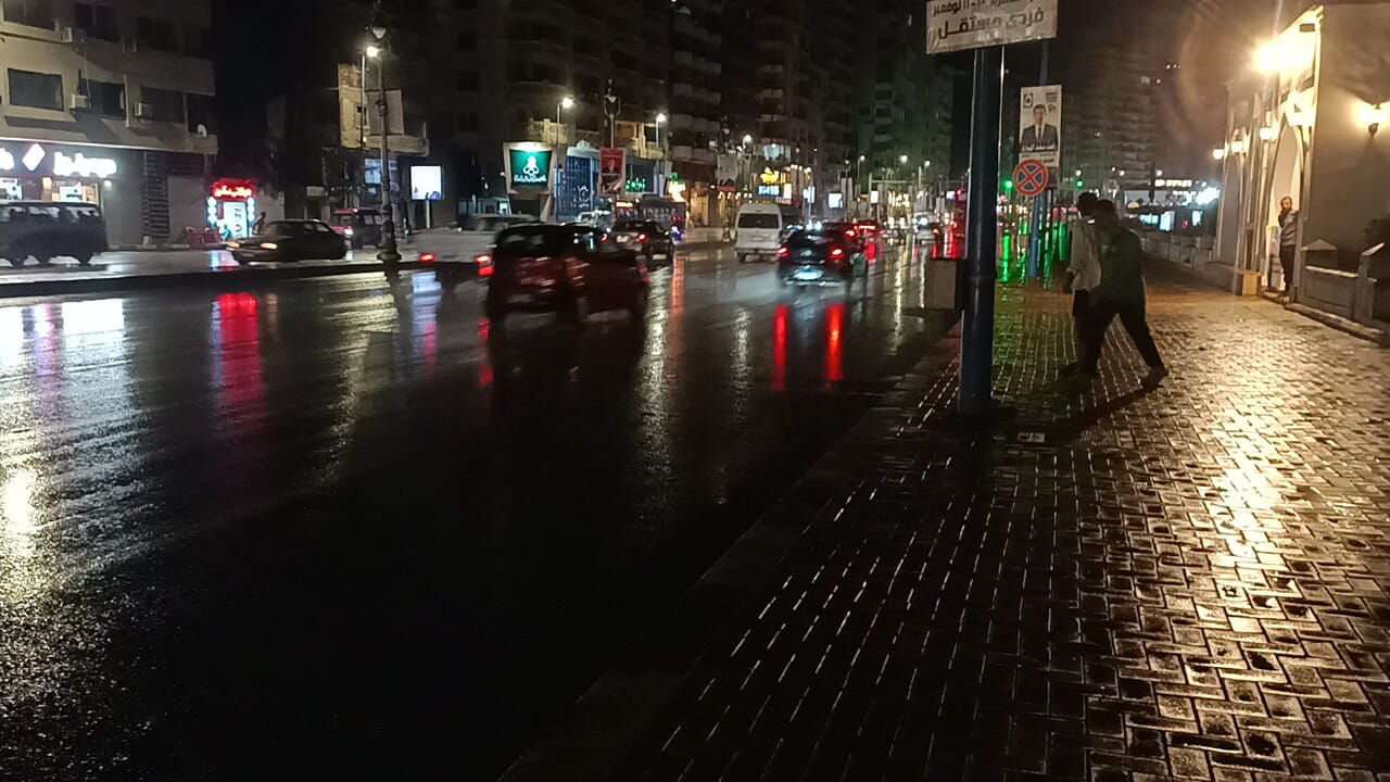 أمطار رعدية تضرب الإسكندرية.. والمحافظة ترفع حالة الاستعداد القصوى