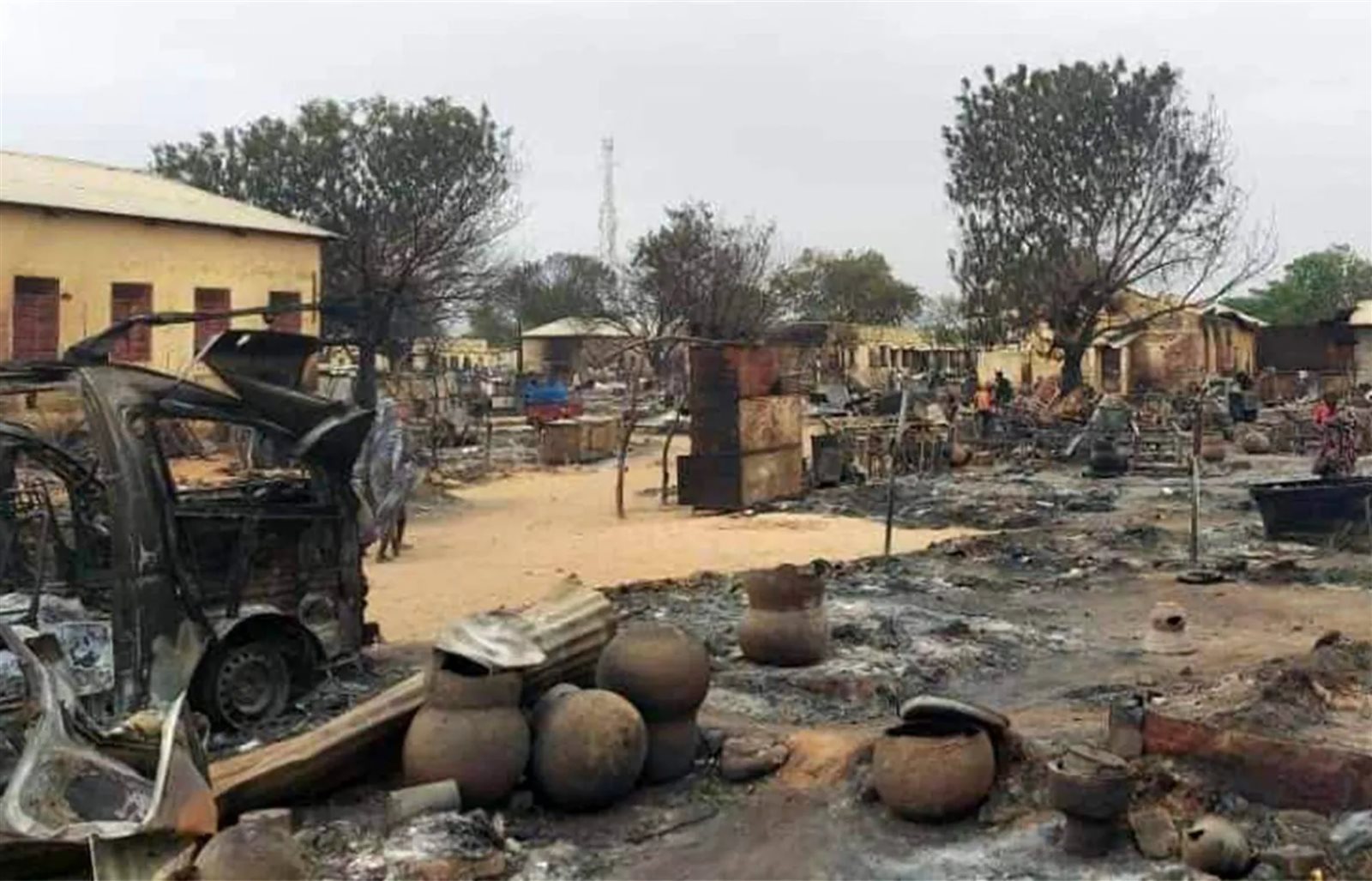 صور وفيديو معارك طاحنة وإعدامات ونهب وسرقة.. ماذا يحدث في مدينة الفاشر بالسودان؟