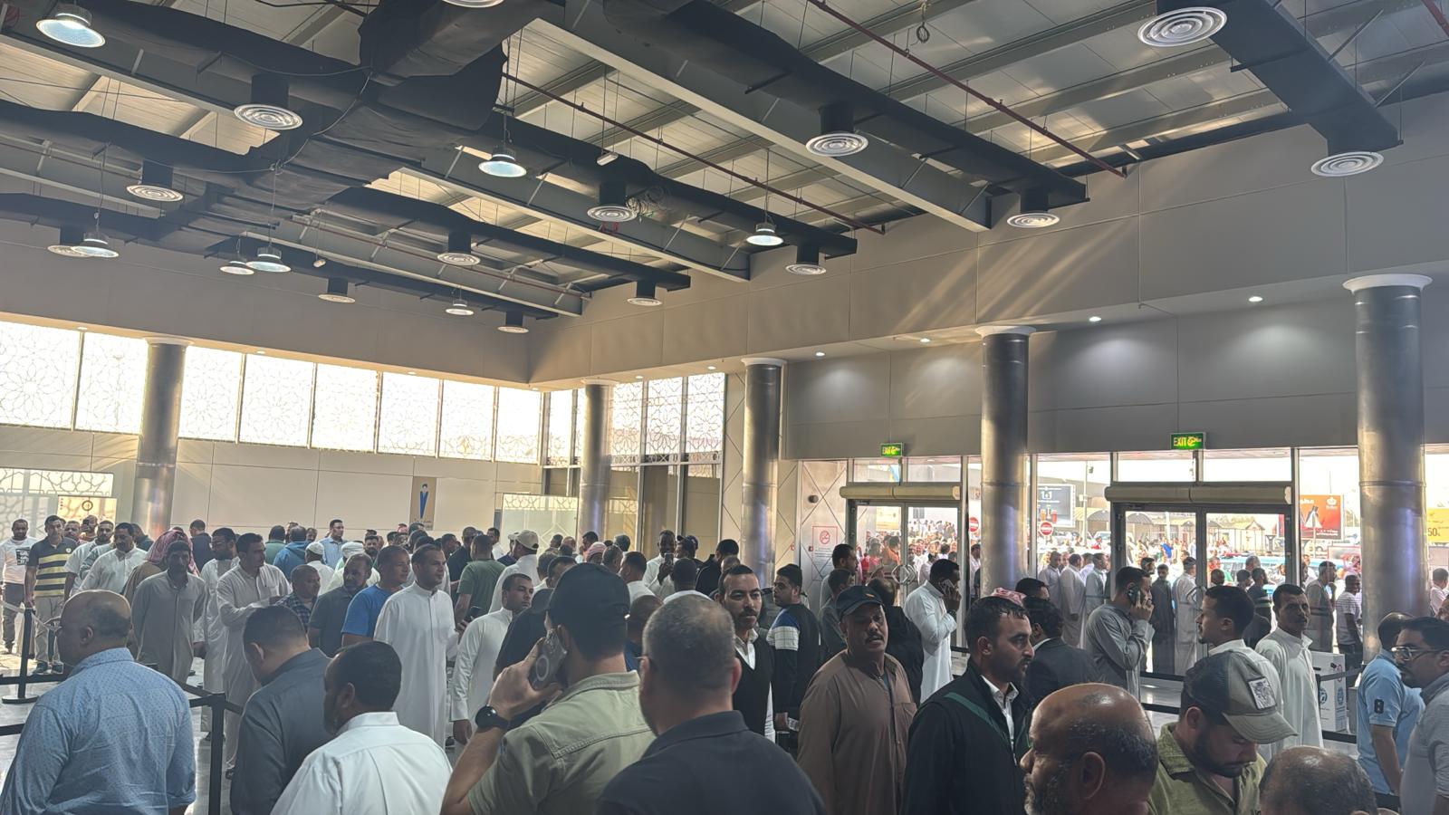 انتخابات النواب 2025.. الناخبون يدلون بأصواتهم بسفارات مصر في السعودية والكويت والأردن وروسيا وتركيا