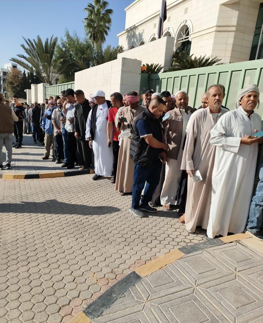 انتخابات النواب 2025.. الناخبون يدلون بأصواتهم بسفارات مصر في السعودية والكويت والأردن وروسيا وتركيا