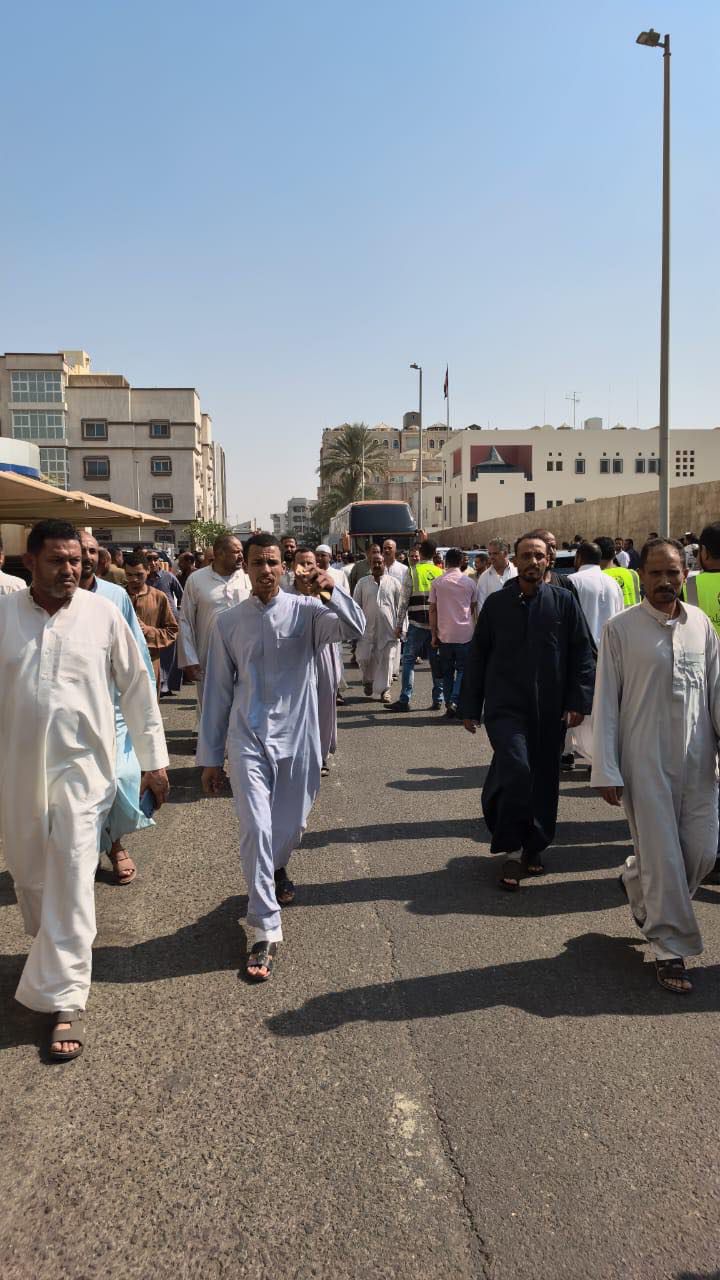 توافد ملحوظ للمصريين بجدة للإدلاء بأصواتهم في انتخابات مجلس النواب 2025 (صور)