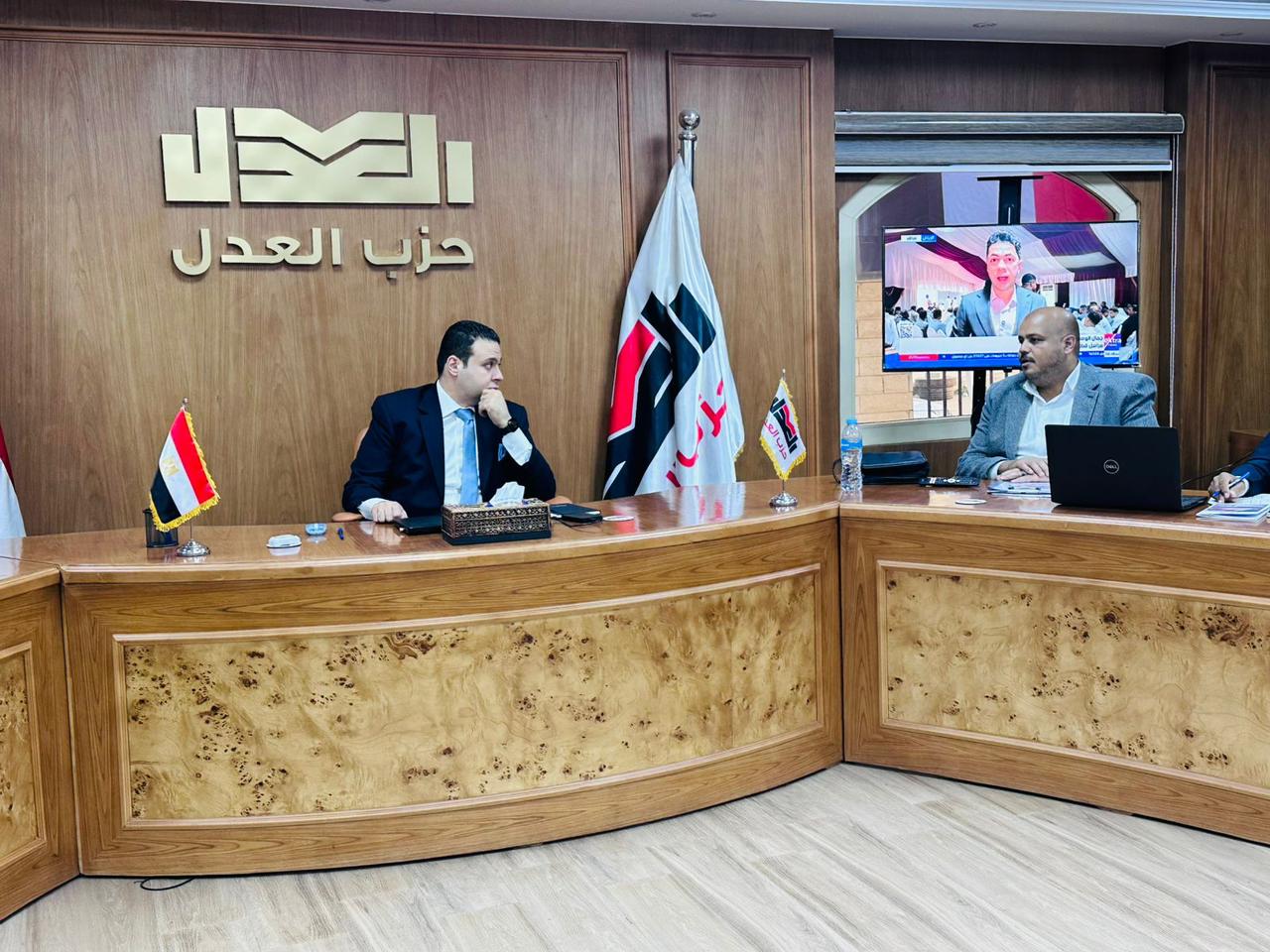 غرفة العمليات المركزية لحزب العدل تتابع تصويت المصريين بالخارج في انتخابات مجلس النواب