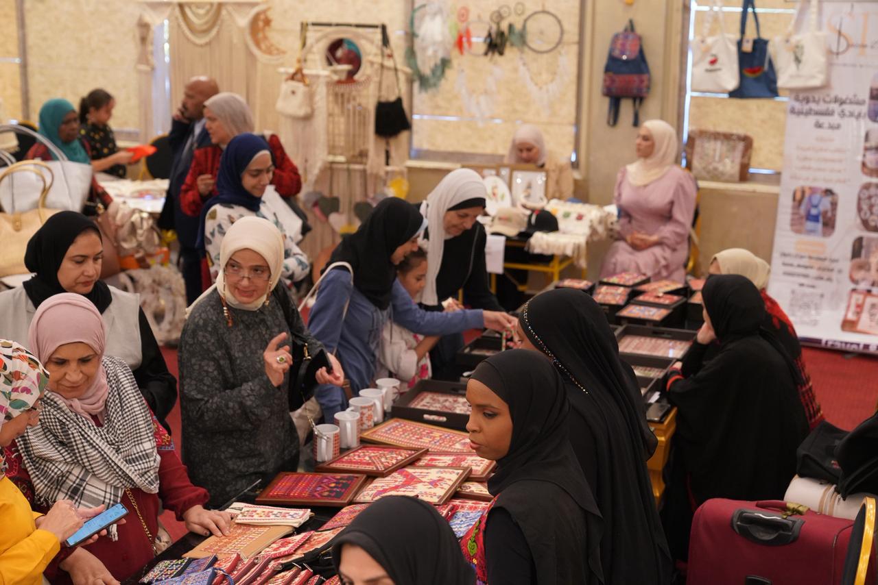 صور بازار تراثنا يجمعنا .. القاهرة تتزين بتراث مصر وفلسطين والسودان