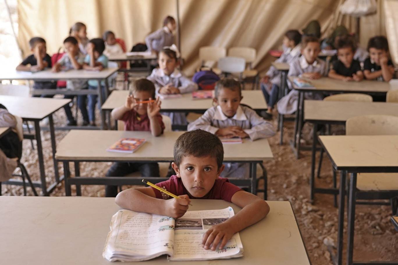 ماذا تريد إسرائيل تعديله بالمناهج الدراسية الفلسطينية؟