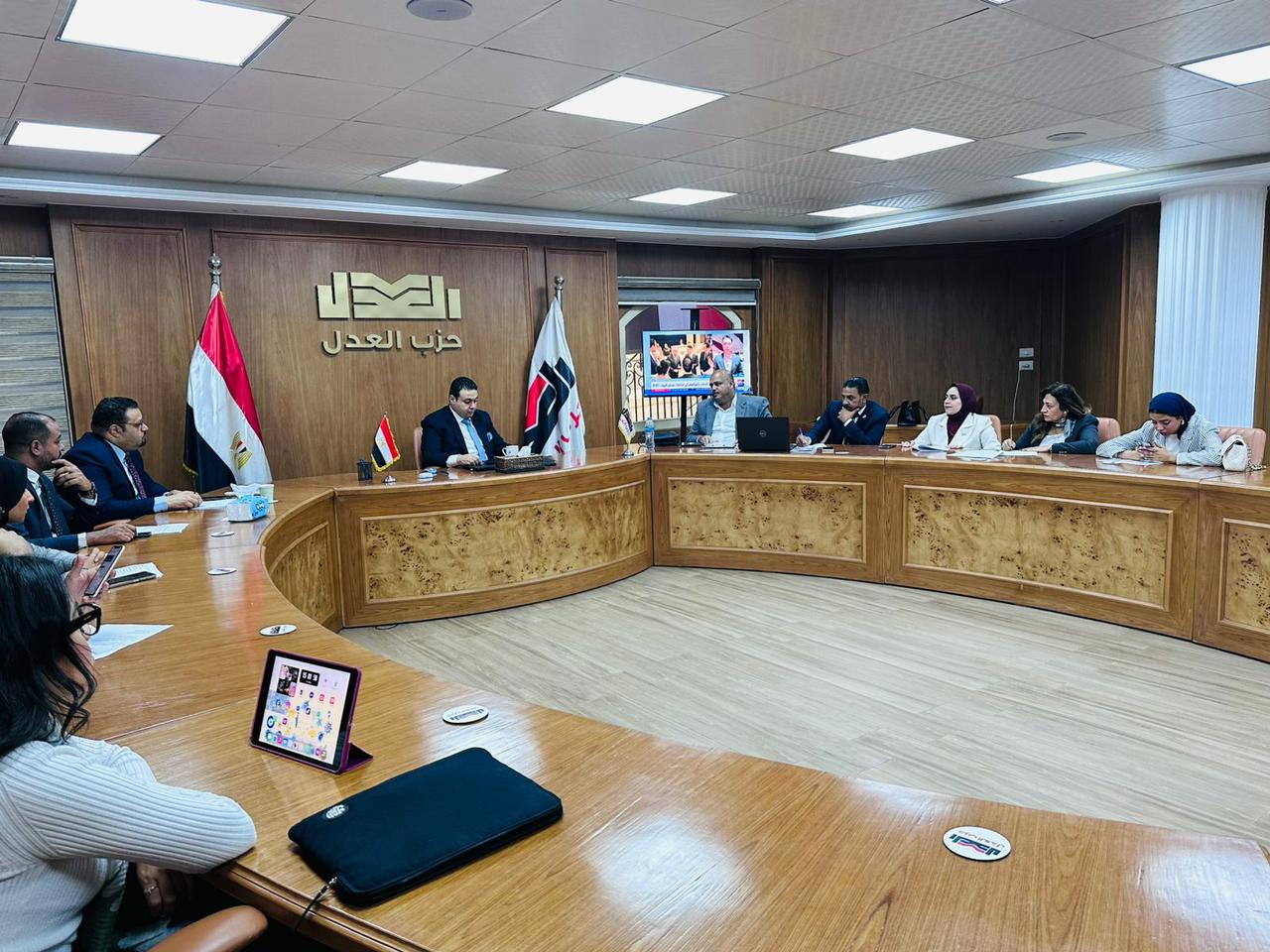 غرفة العمليات المركزية لحزب العدل تتابع تصويت المصريين بالخارج في انتخابات مجلس النواب