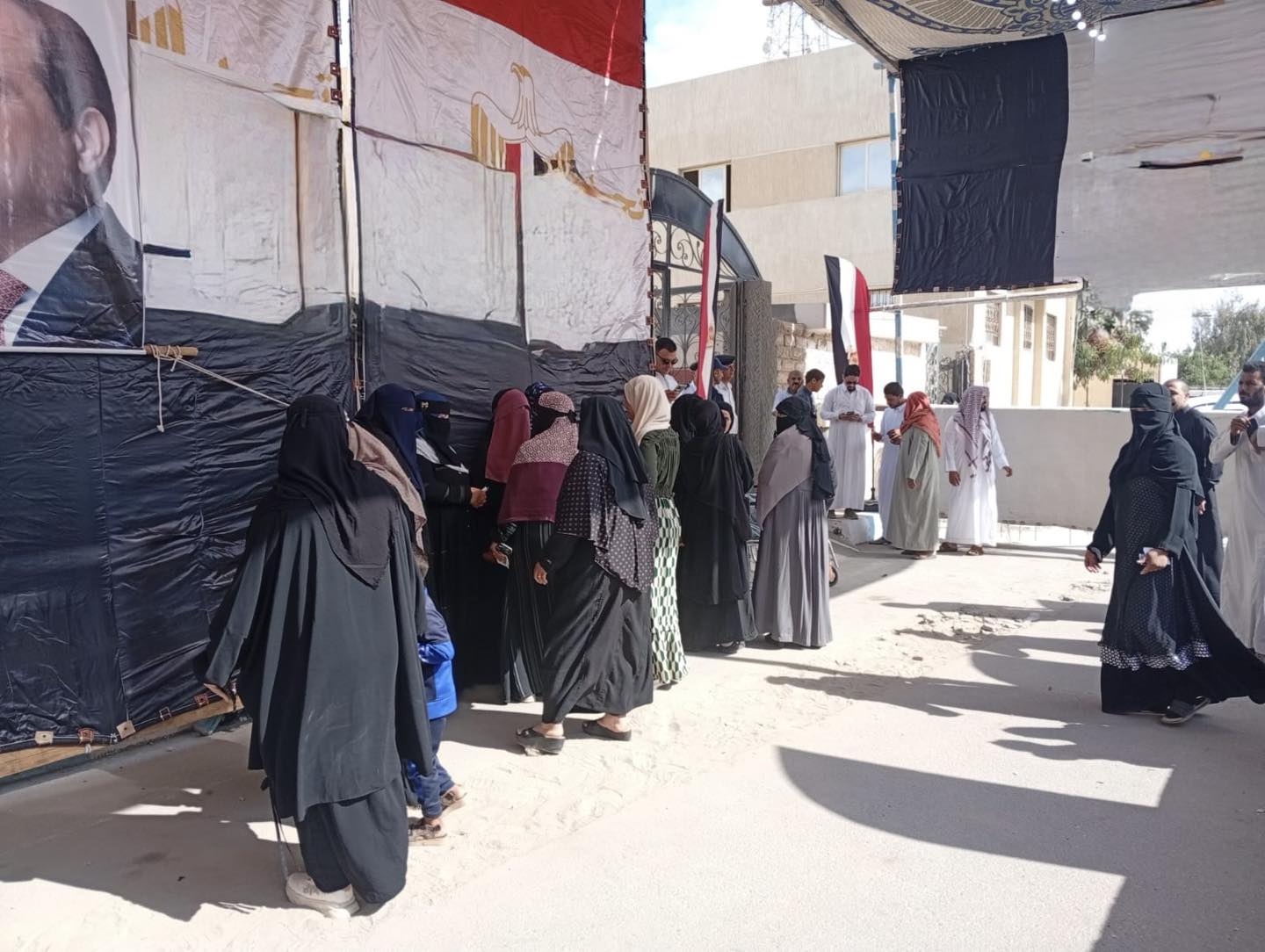 صور المرأة تتصدر المشهد في انتخابات النواب بمطروح