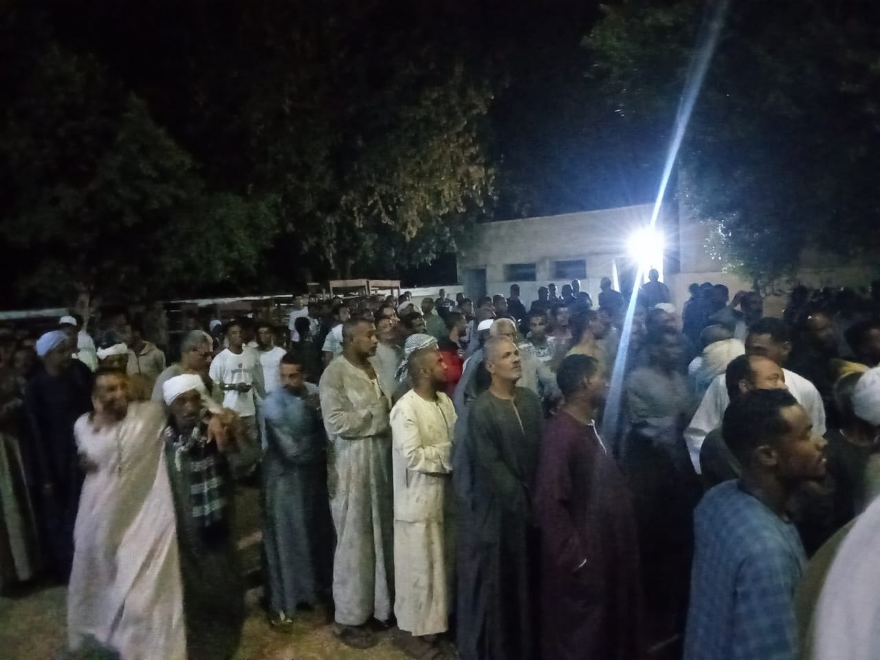 انتخابات النواب 2025.. إقبال كثيف على معهد دندرة الأزهري بقنا قبل غلق باب التصويت