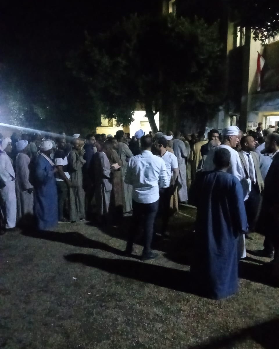 انتخابات النواب 2025.. إقبال كثيف على معهد دندرة الأزهري بقنا قبل غلق باب التصويت