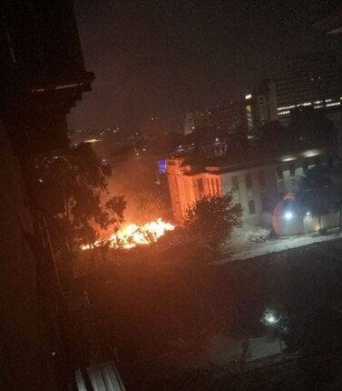 4 سيارات إطفاء للسيطرة على حريق داخل حديقة المتحف الزراعي بالدقي (صور)