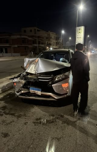 حادث الفنان فادي خفاجة.. تفاصيل تحطم سيارته بالصور