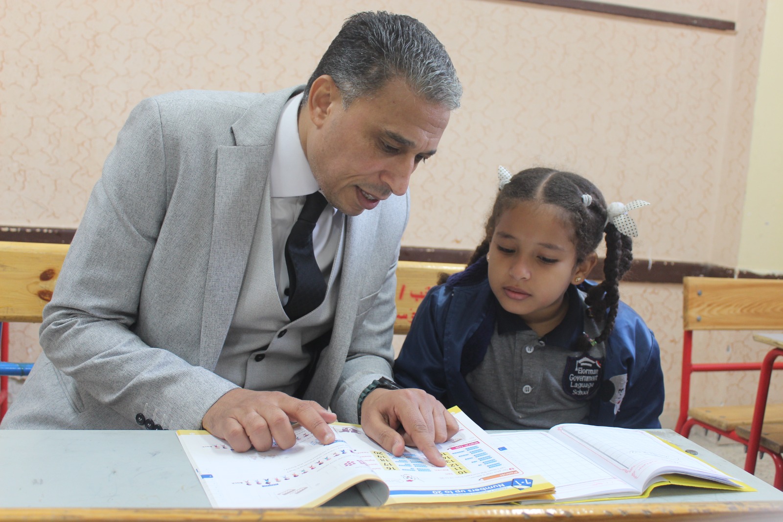 مخالفات جسيمة.. إحالة موجهين ومتابعين بإدارة الدقي التعليمية للتحقيق الفوري