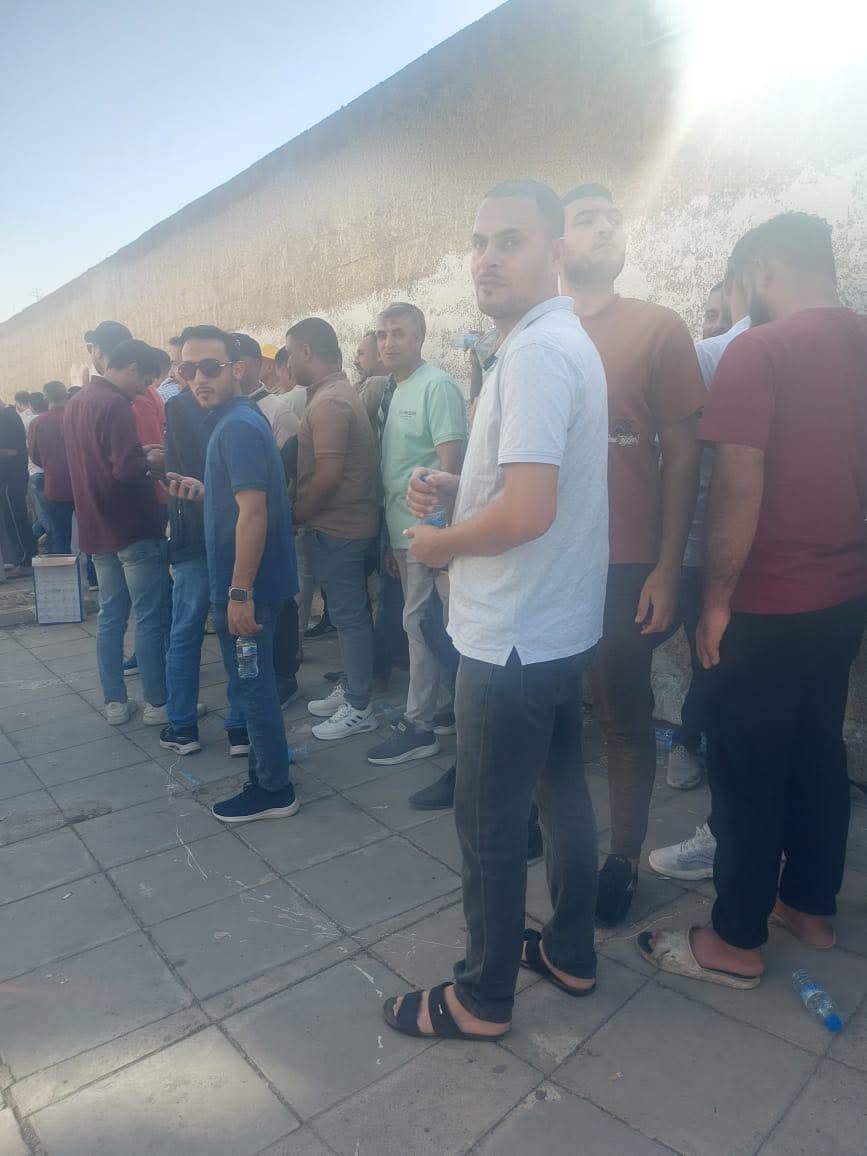 توافد الجالية المصرية في قطر للإدلاء بأصواتهم في انتخابات النواب