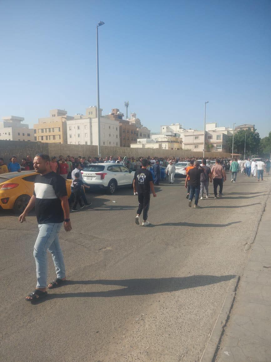 توافد الجالية المصرية في قطر للإدلاء بأصواتهم في انتخابات النواب