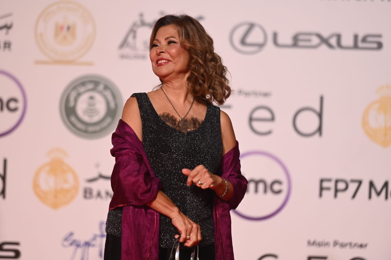 بالصور.. توافد النجوم على حفل ختام مهرجان القاهرة السينمائي الدولي