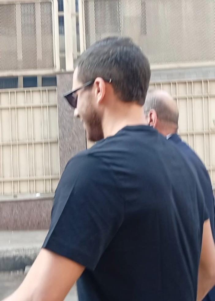 صور رمضان صبحي من داخل القفص في قضية التزوير: واثق في عدل ربنا 