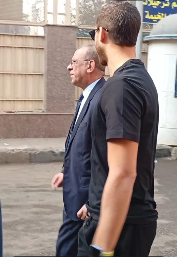 صور رمضان صبحي من داخل القفص في قضية التزوير: واثق في عدل ربنا 