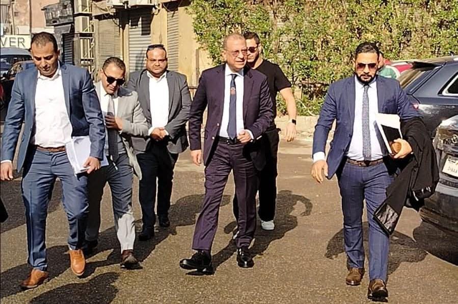 صور رمضان صبحي من داخل القفص في قضية التزوير: واثق في عدل ربنا 