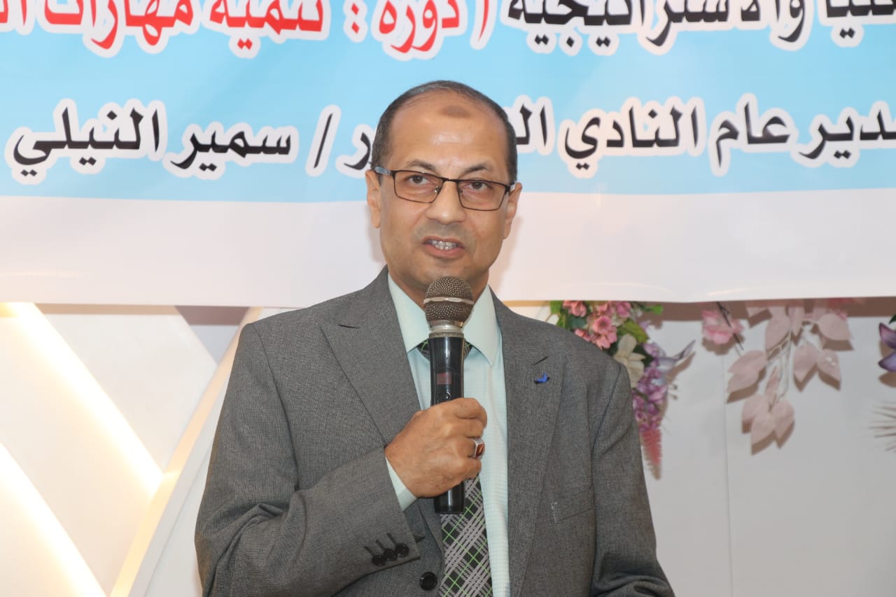 نقيب المعلمين: إعداد معلم واع الركيزة الأولى لبناء وطن قوي