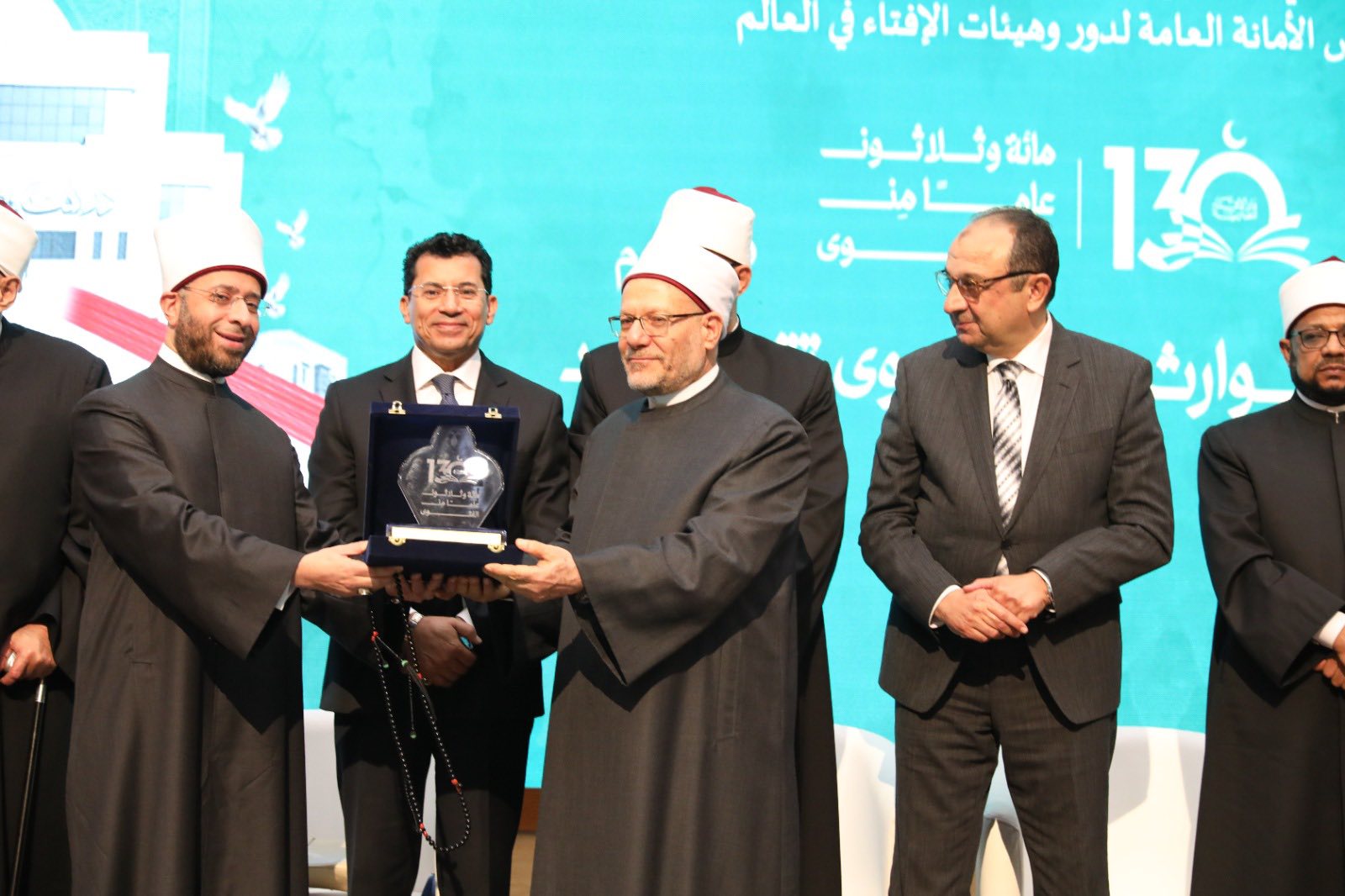 دار الإفتاء تكرم المفتين السابقين وأسر الراحلين في احتفالها بمرور 130 عاما على إنشائها