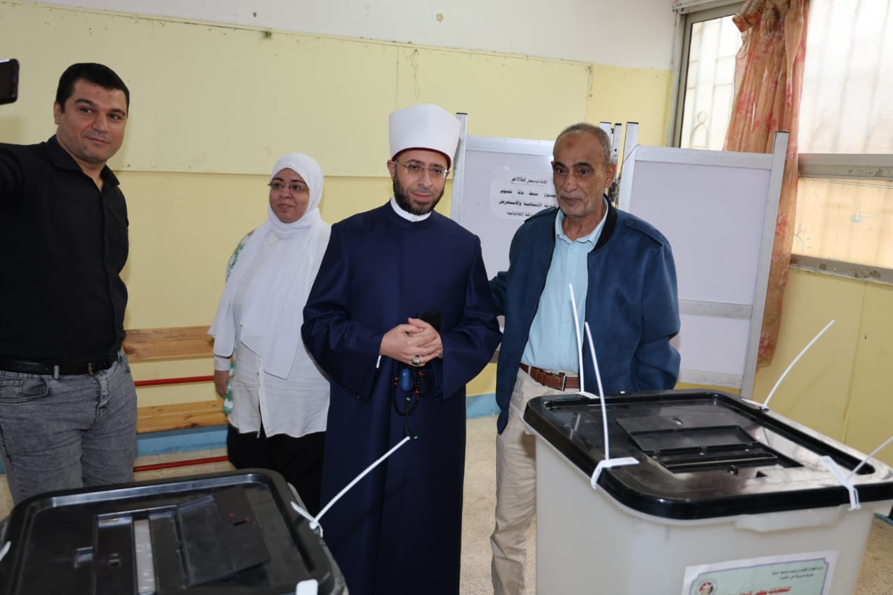 بعد الإدلاء بصوته.. وزير الأوقاف يدعو جميع الناخبين للمشاركة بانتخابات النواب