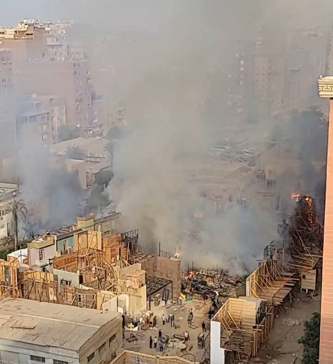 صور حريق استوديو مصر.. النيران تلتهم ديكور مسلسل الكينج لـ محمد إمام