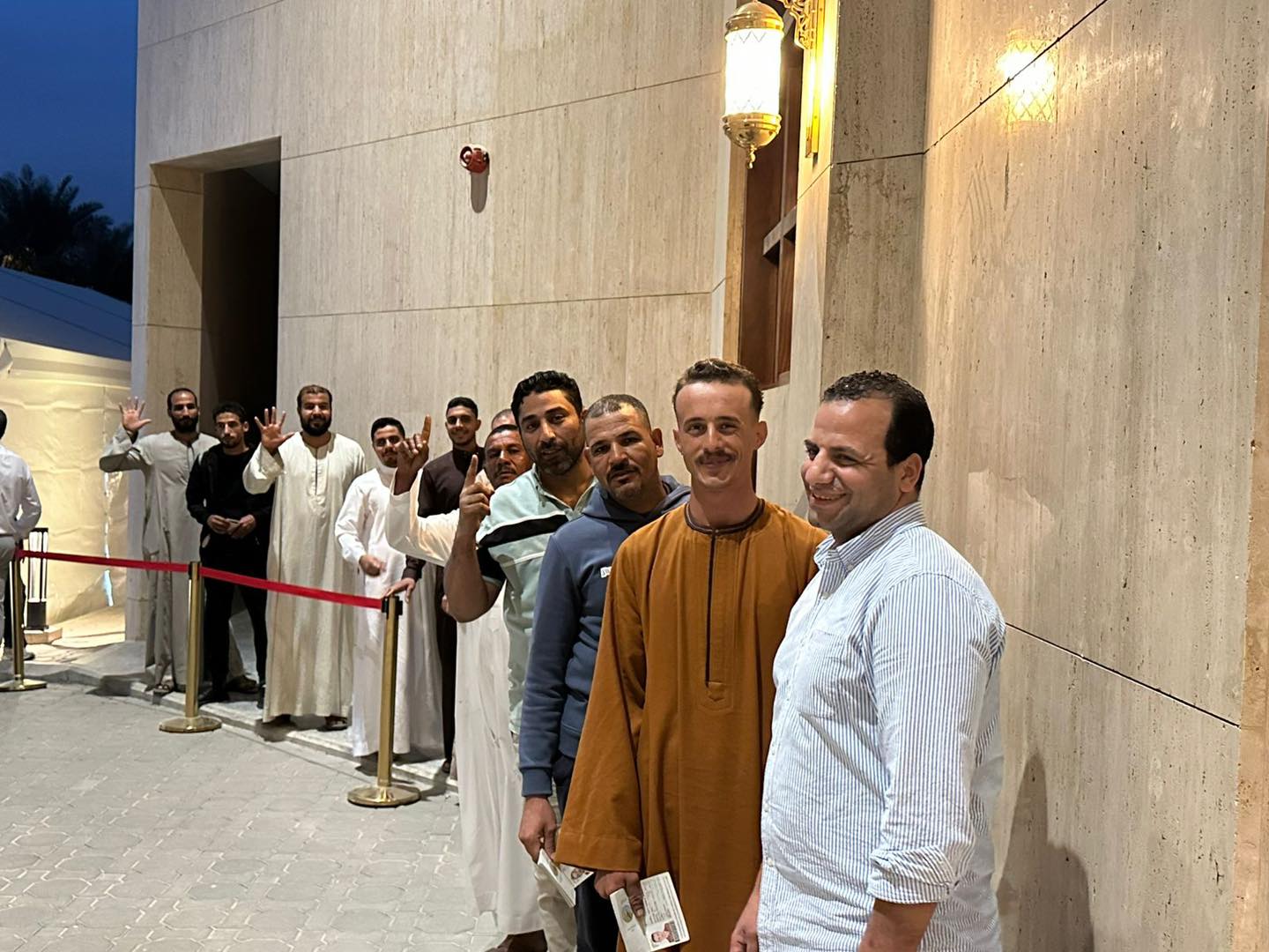 استمرار توافد المصريين بالسعودية للتصويت في انتخابات مجلس النواب بالدوائر الملغاة (صور)