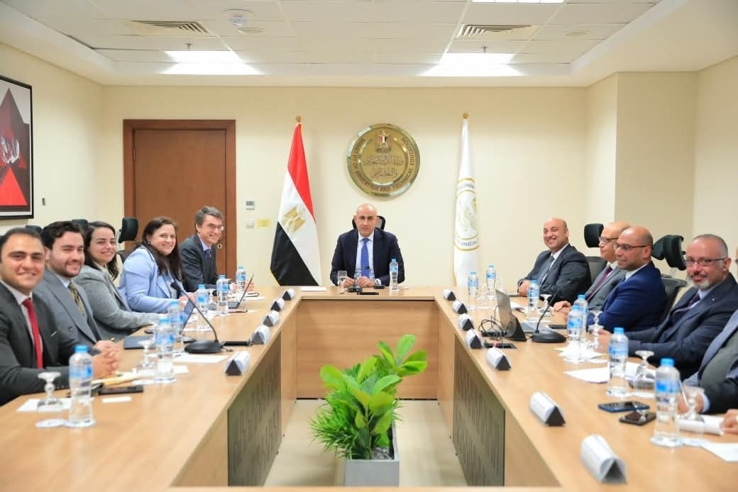 وزير التعليم يكشف موعد انتهاء نظام الفترتين في المدارس