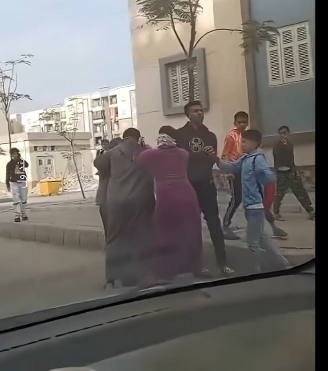  منعته من الغش فضربها .. ماذا حدث لمعلمة حدائق أكتوبر قي الجيزة؟