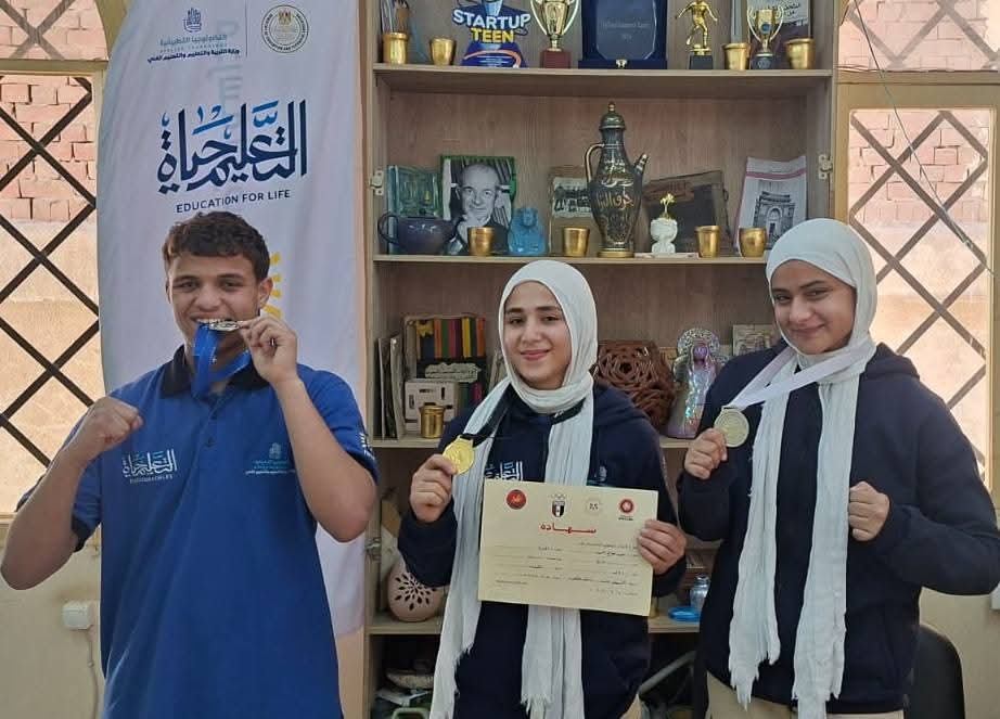 طلاب مدرسة الفخار للتكنولوجيا التطبيقية يحققون مراكز متقدمة ببطولات المصارعة