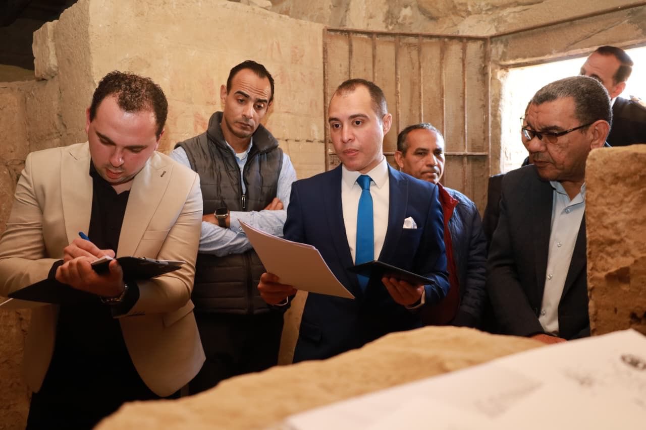 3 قرارات من النيابة الإدارية بشأن واقعة اختفاء لوحة أثرية بسقارة