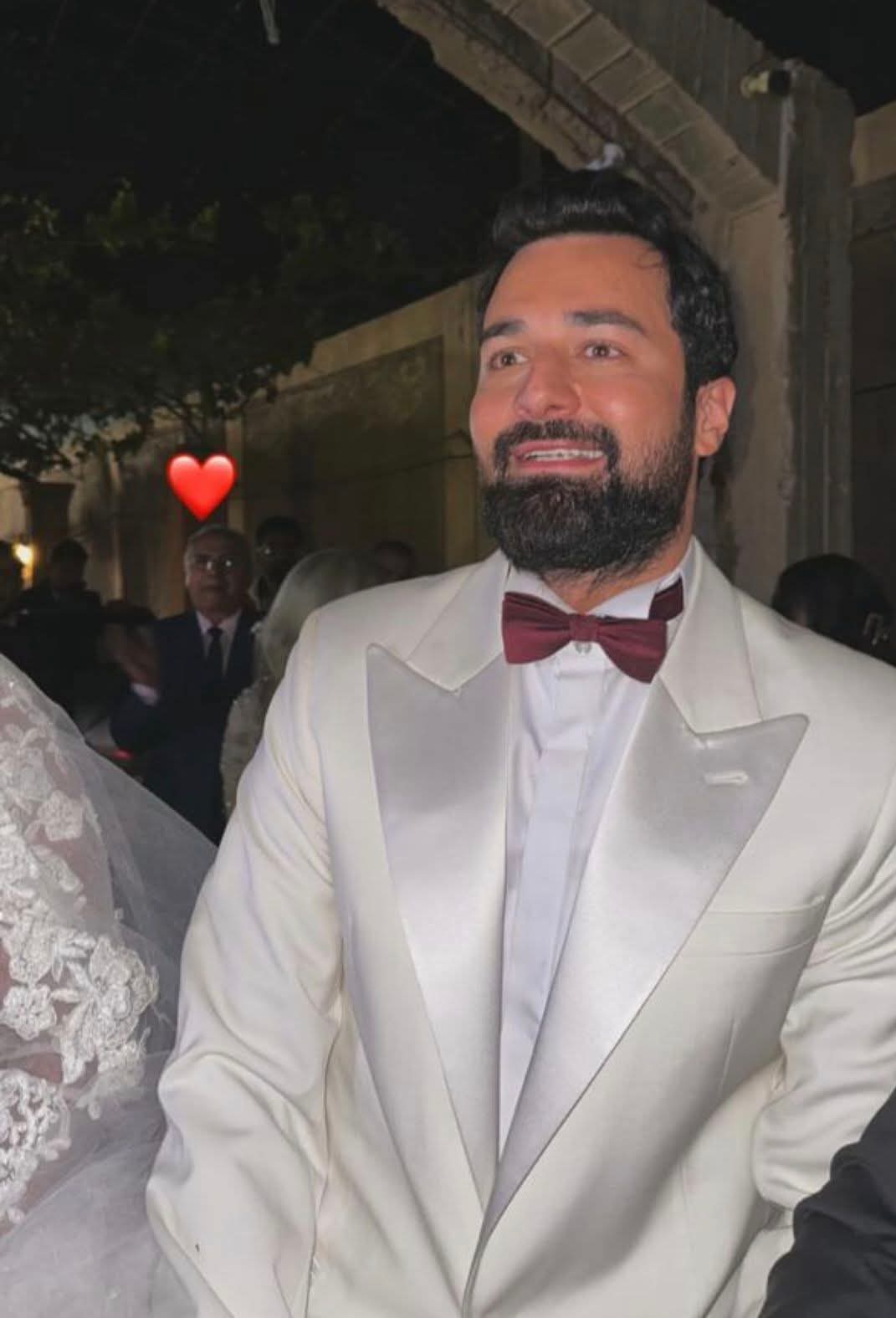 حقيقة زواج أحمد حاتم بفتاة من خارج الوسط الفني