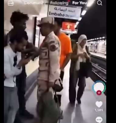 فيديو مجند مصري وسوداني في مترو الانفاق