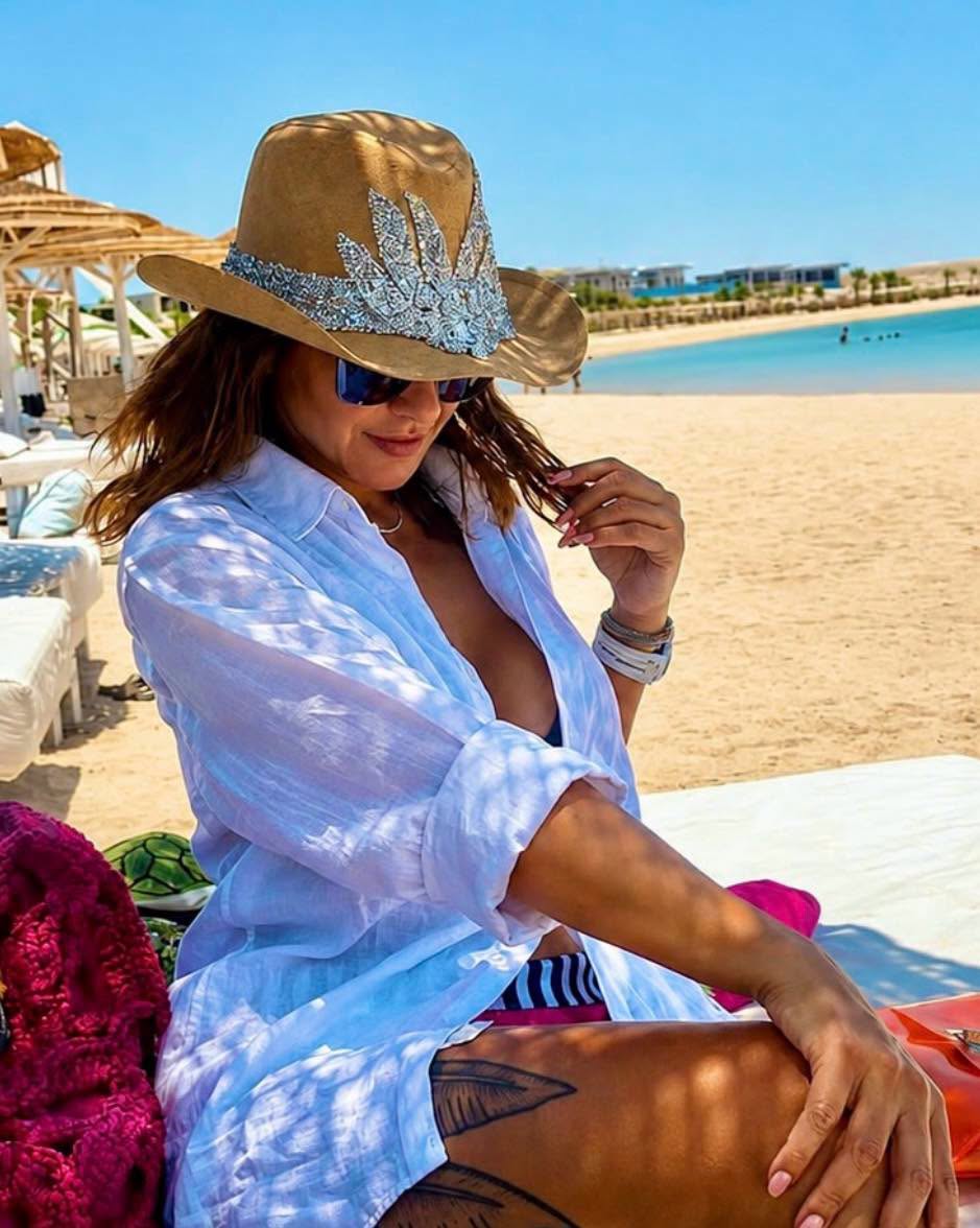 الفنانة هيدي كرم الساحل الشمالي