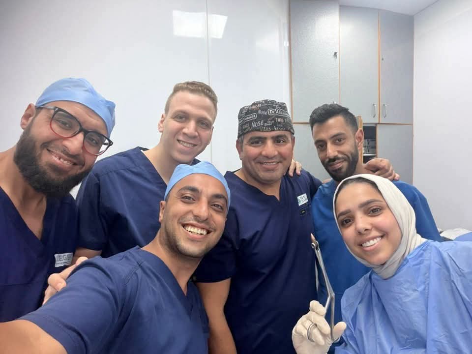 فريق طبي ينجح في استخراج رصاصة غائرة بوجه مريض بالمنظار بدون جراحة