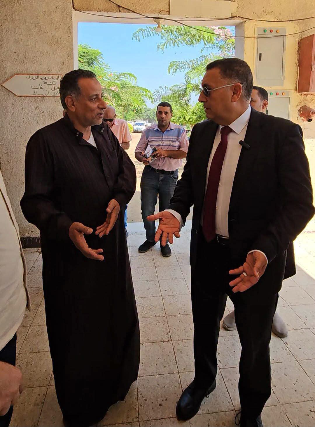 «برلماني» عن مدير «برقطا الإعدادية»: دمث الخلق ويدعو محافظ القليوبية لتفهم شح الإمكانيات