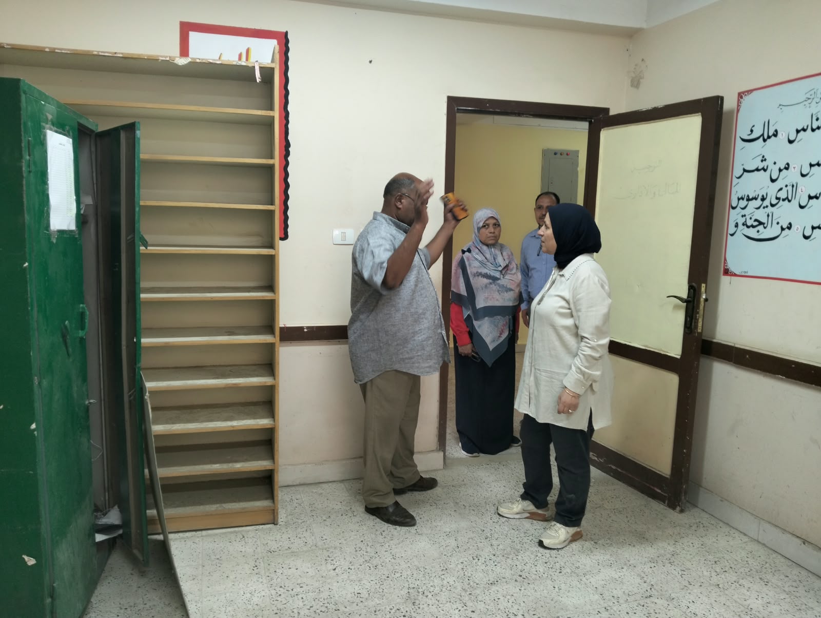 وكيل التعليم بالقاهرة تتابع نقل ديوان دار السلام وتجهيز المقر القديم لفك الكثافات