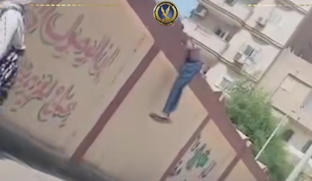 ضبط 3 طلاب تسلقوا سور مدرسة بنات بالسويس لمعاكسة الطالبات