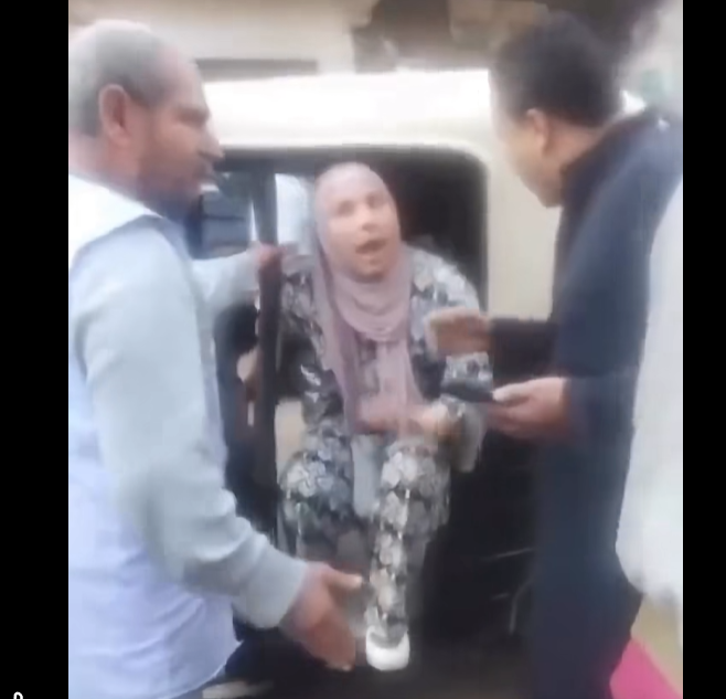  كنت بدافع عن نفسي فيديو واقعة عض أذن محام بالمنوفية يثير الجدل..اتفاصيل الكاملة