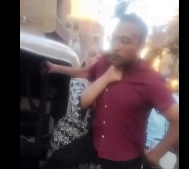  كنت بدافع عن نفسي فيديو واقعة عض أذن محام بالمنوفية يثير الجدل..اتفاصيل الكاملة