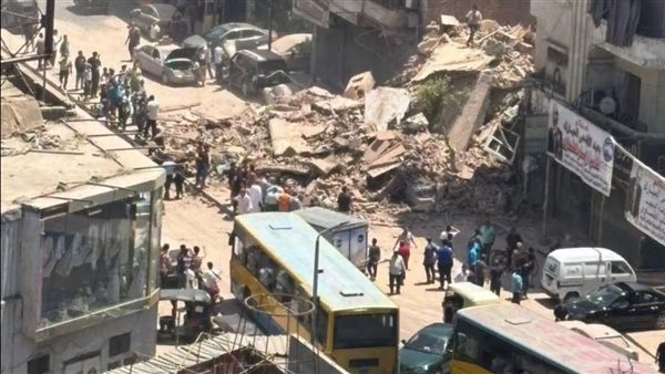  انهيار عقار مكون