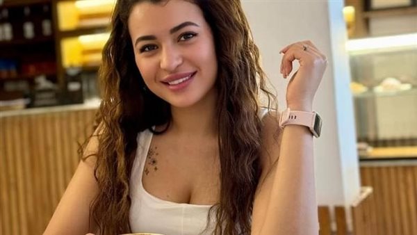  الفنانة بتول الحداد