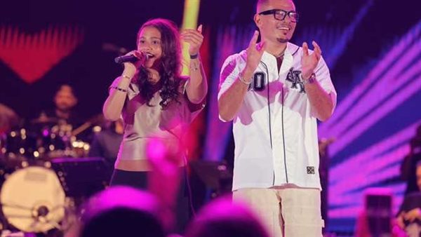 عمرو دياب وابنته