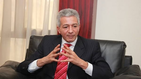 الدكتور علاء عز -